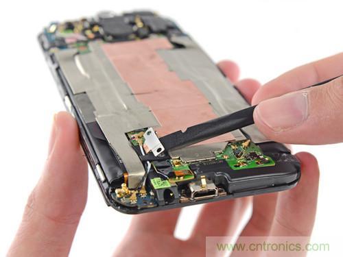 牛人強拆！新HTC One(M8)真機精密做工難修理