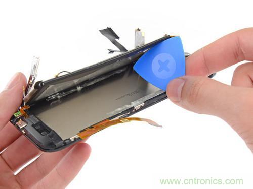 牛人強拆！新HTC One(M8)真機精密做工難修理