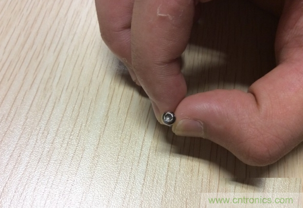 真飛機拆不著，那就來拆拆無人機“鼻祖”大疆吧！