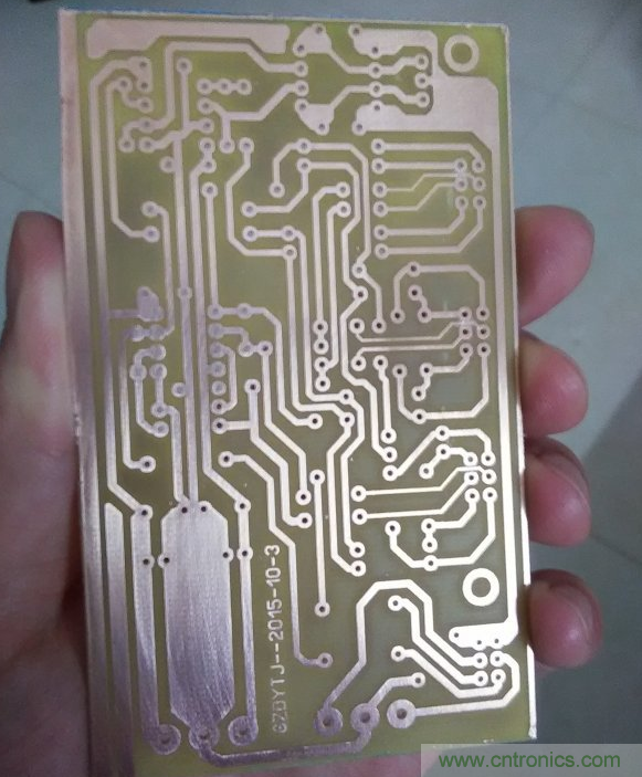 嘗試了四次PCB制作, 最后一發(fā)算是成功了
