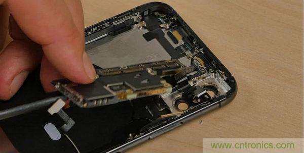 拆解iPhone XS:發(fā)現7納米工藝的奧秘