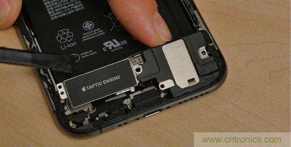 拆解iPhone XS:發(fā)現7納米工藝的奧秘