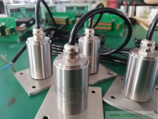 振動傳感器的機電變換原理？主要的分類有哪些？